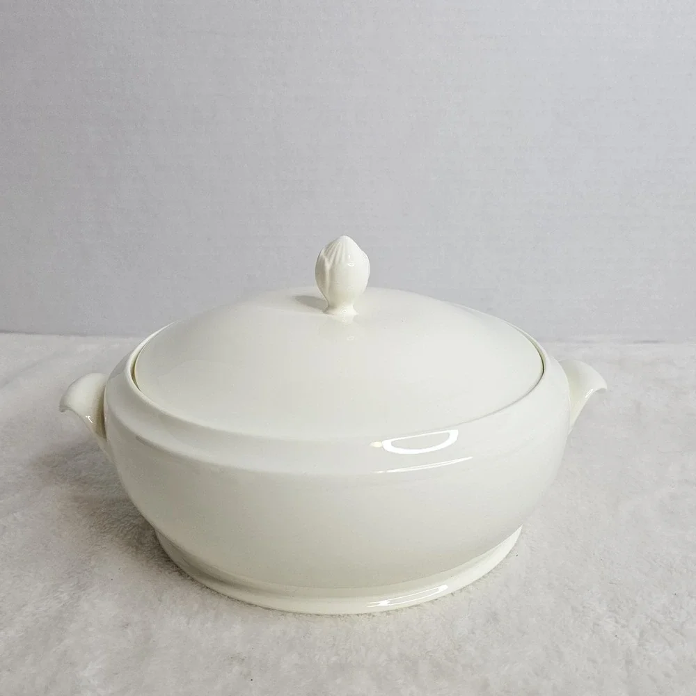 Vintage stoneware set by Pfaltzgraff Casserole, Dish And Salt Pepper Shakers